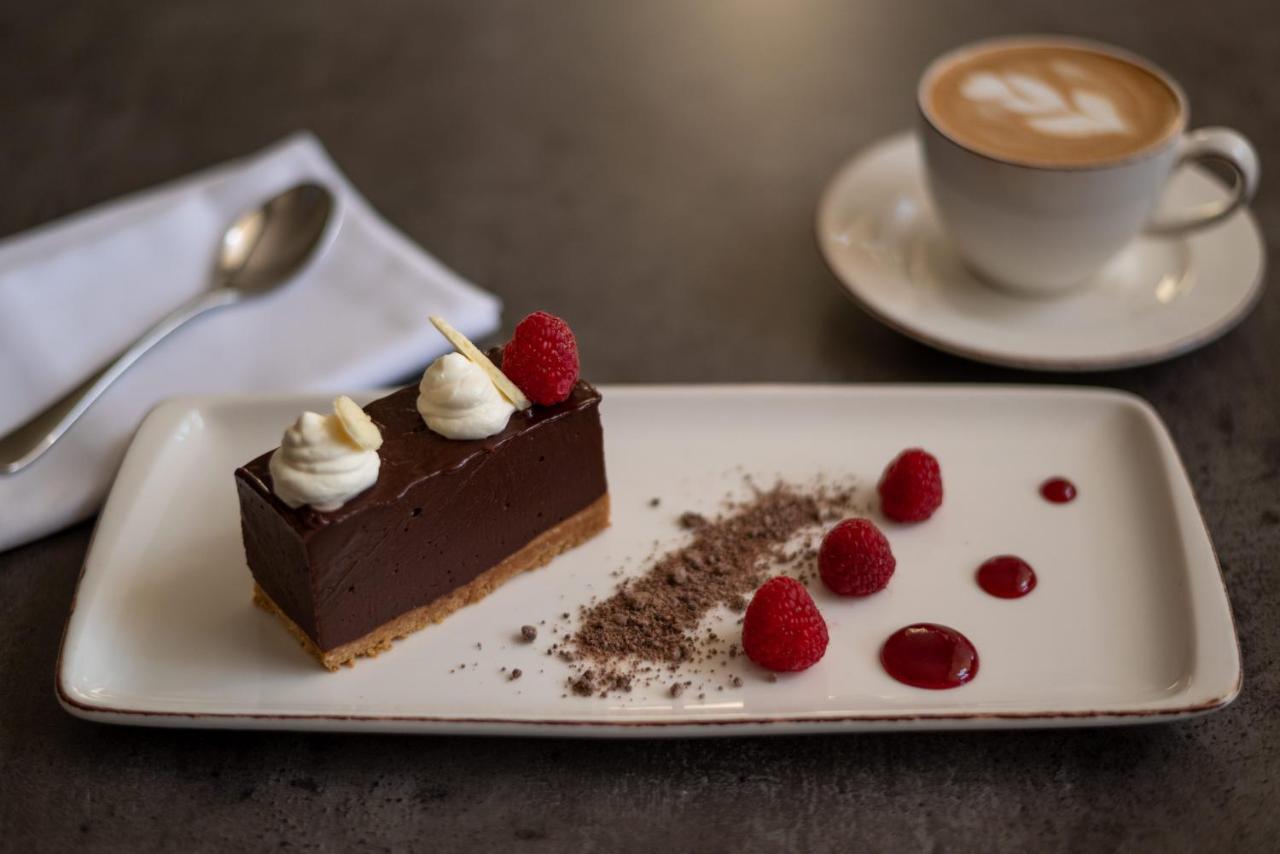 Dunalastair Hotel Suites Kinloch Rannoch Exterior foto A chocolate dessert
