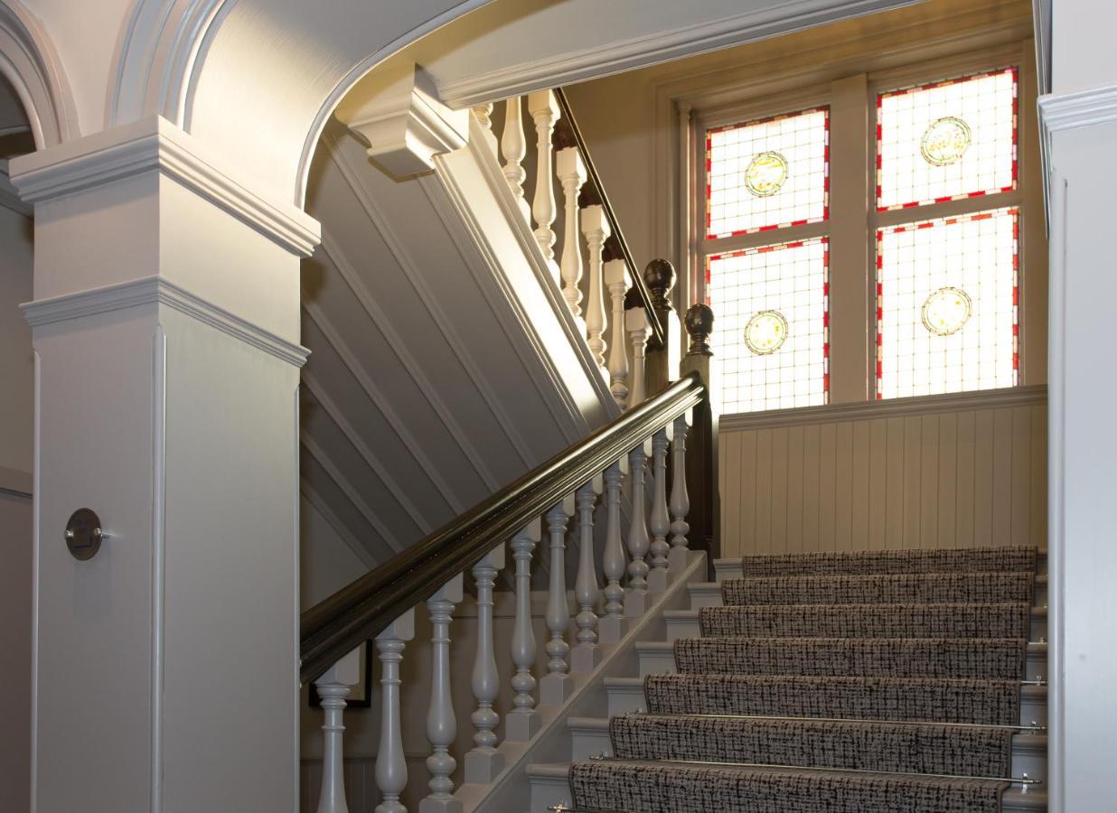 Dunalastair Hotel Suites Kinloch Rannoch Exterior foto The staircase