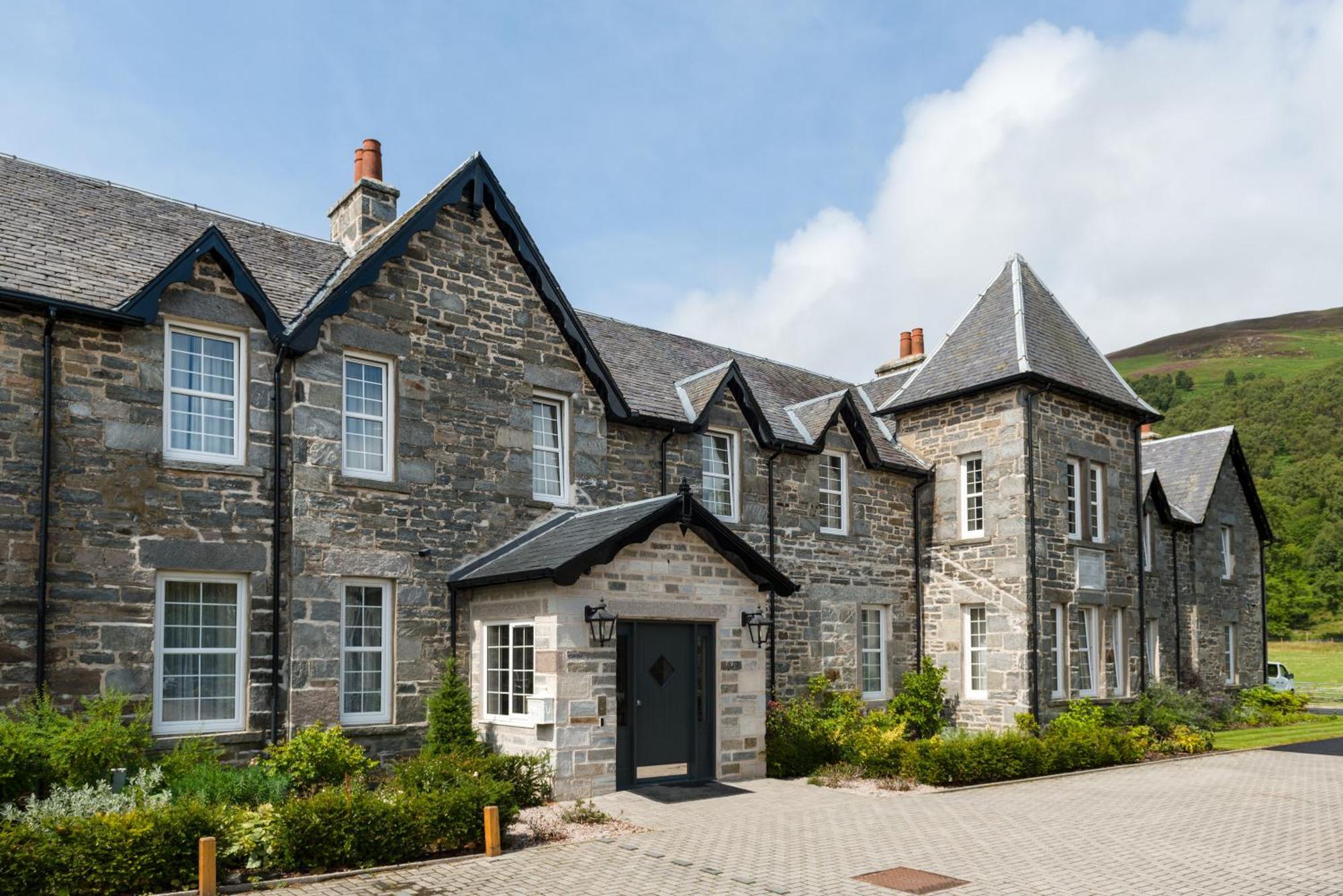 Dunalastair Hotel Suites Kinloch Rannoch Exterior foto The old school house