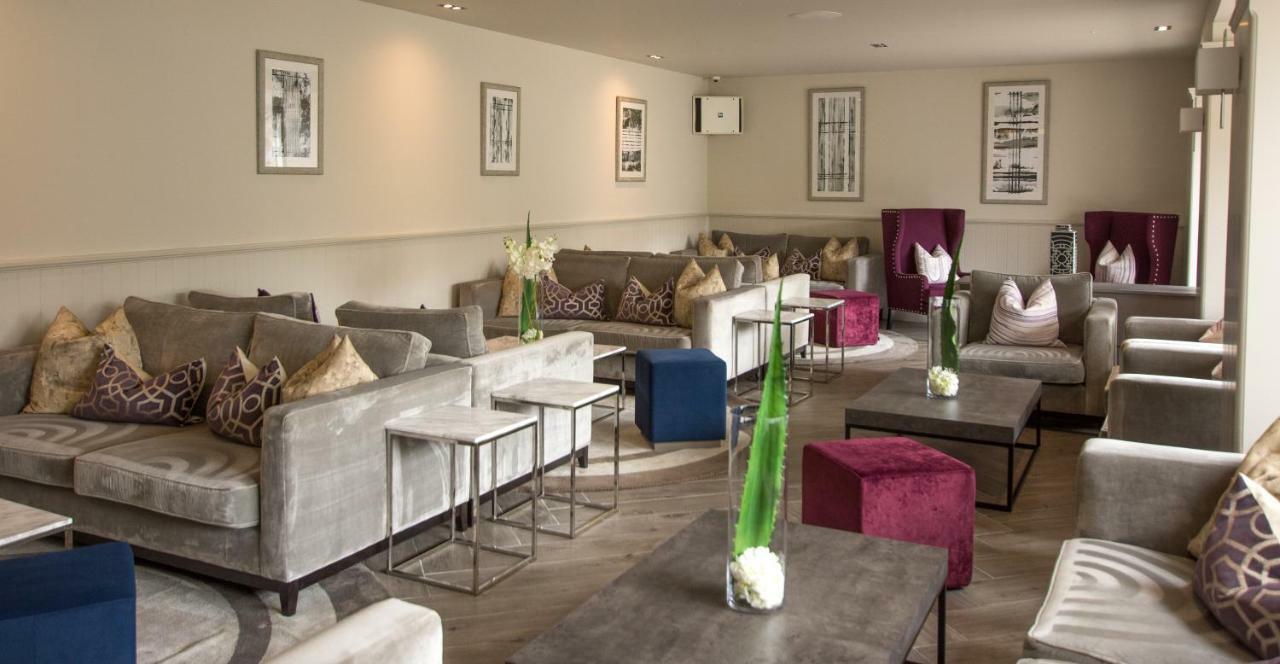 Dunalastair Hotel Suites Kinloch Rannoch Exterior foto The lounge at the hotel
