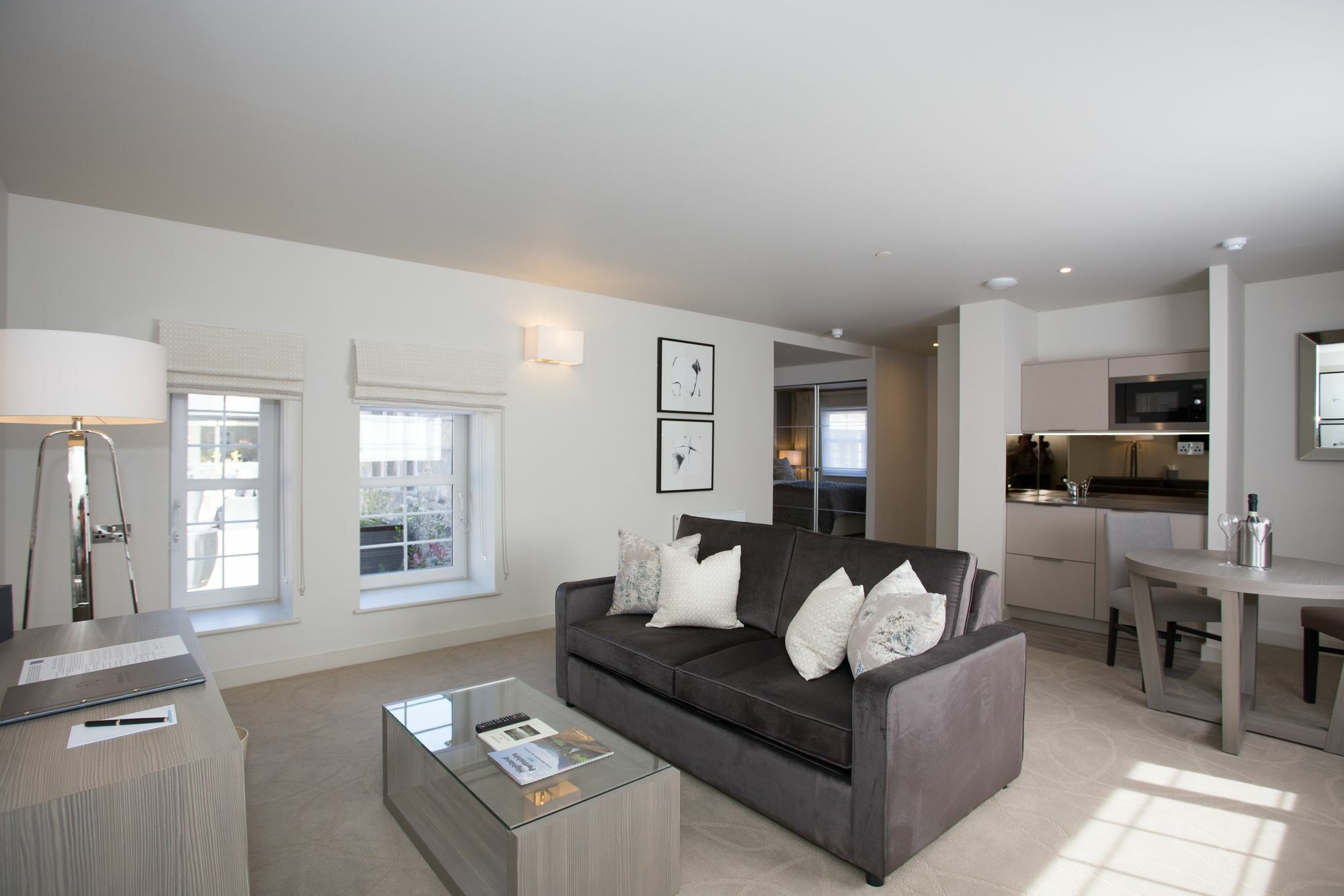 Dunalastair Hotel Suites Kinloch Rannoch Exterior foto A typical apartment at The Ivy Collection