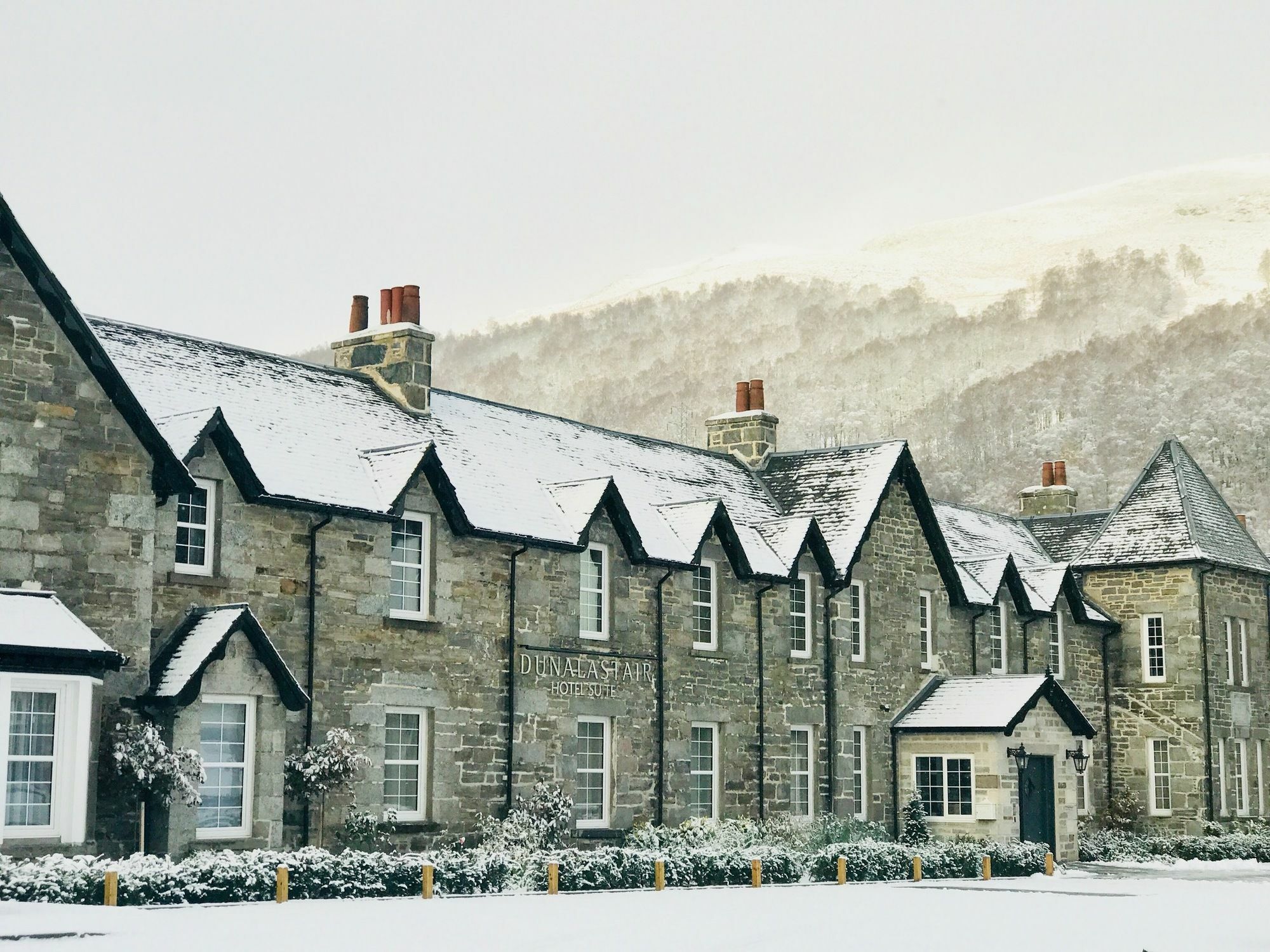 Dunalastair Hotel Suites Kinloch Rannoch Exterior foto The old school house